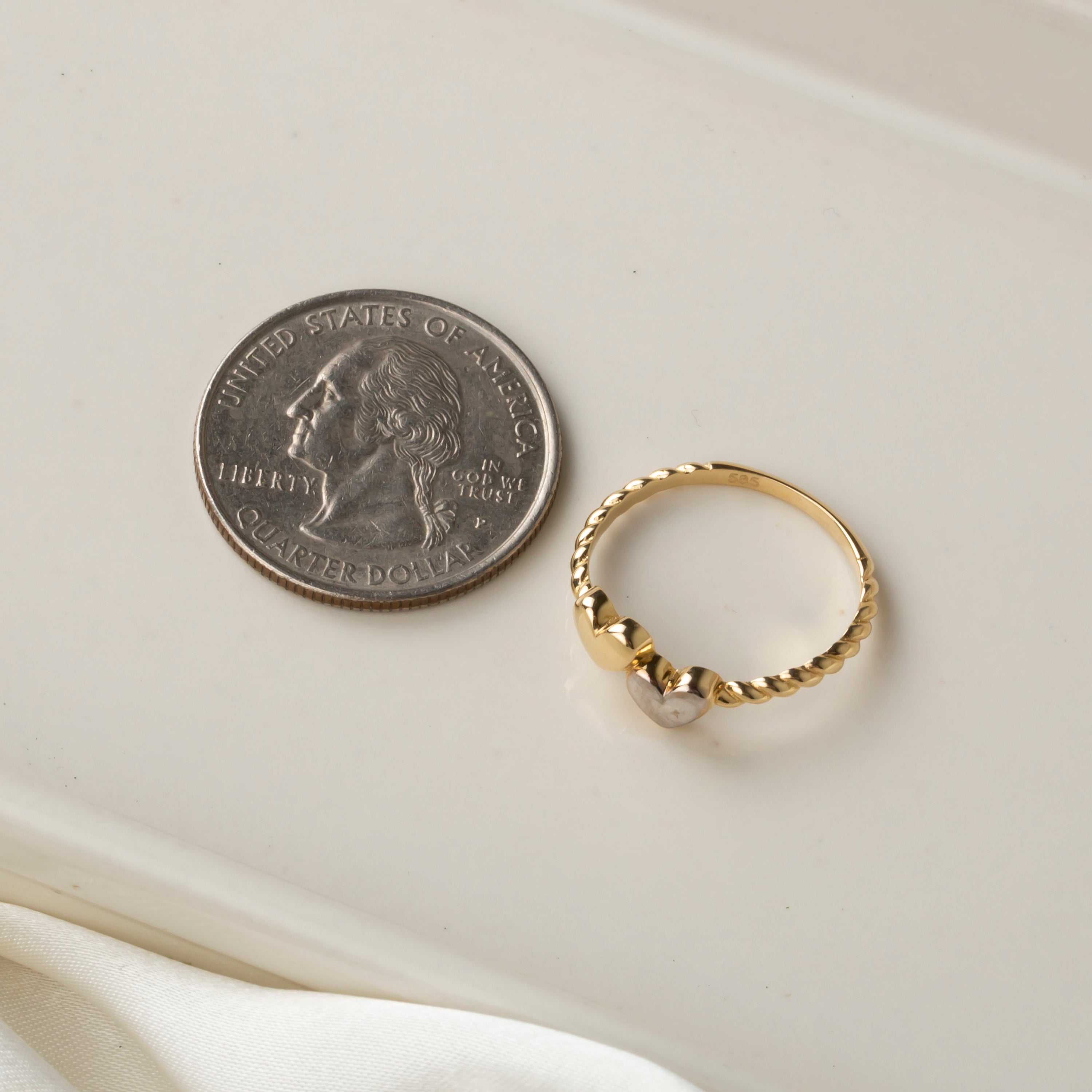 14K Gold Dual-Tone Hearts Ring - Symbolic and Charming Jewelry