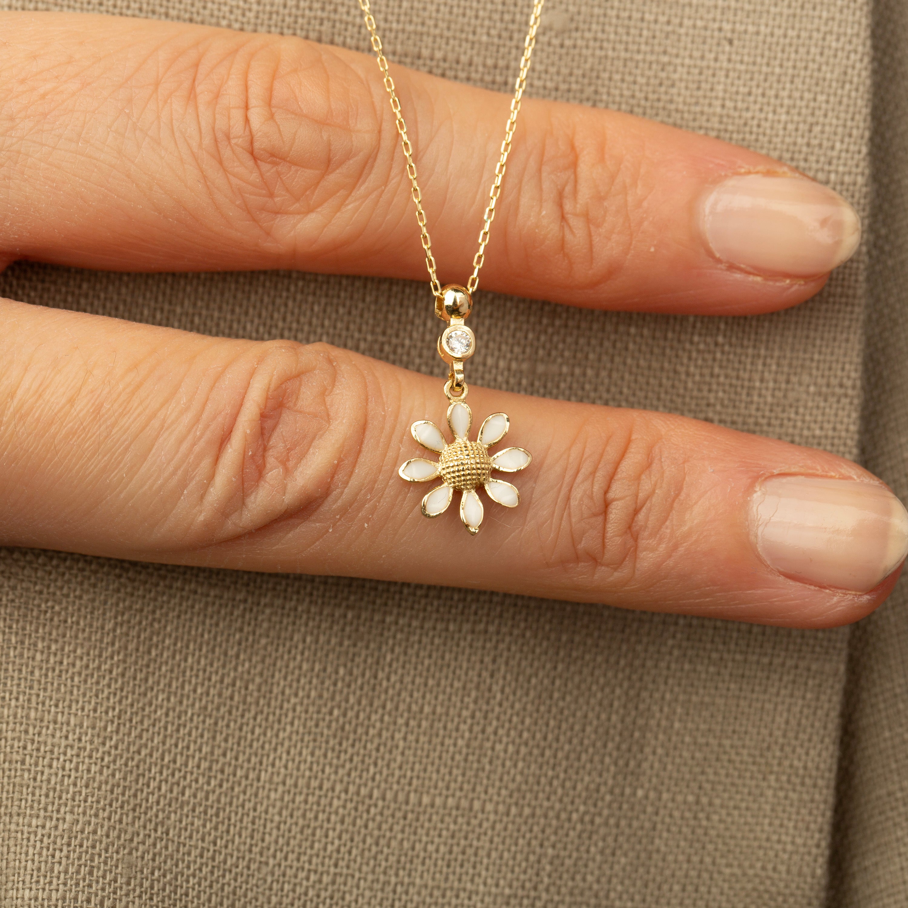 14K Gold White Daisy Pendant Necklace