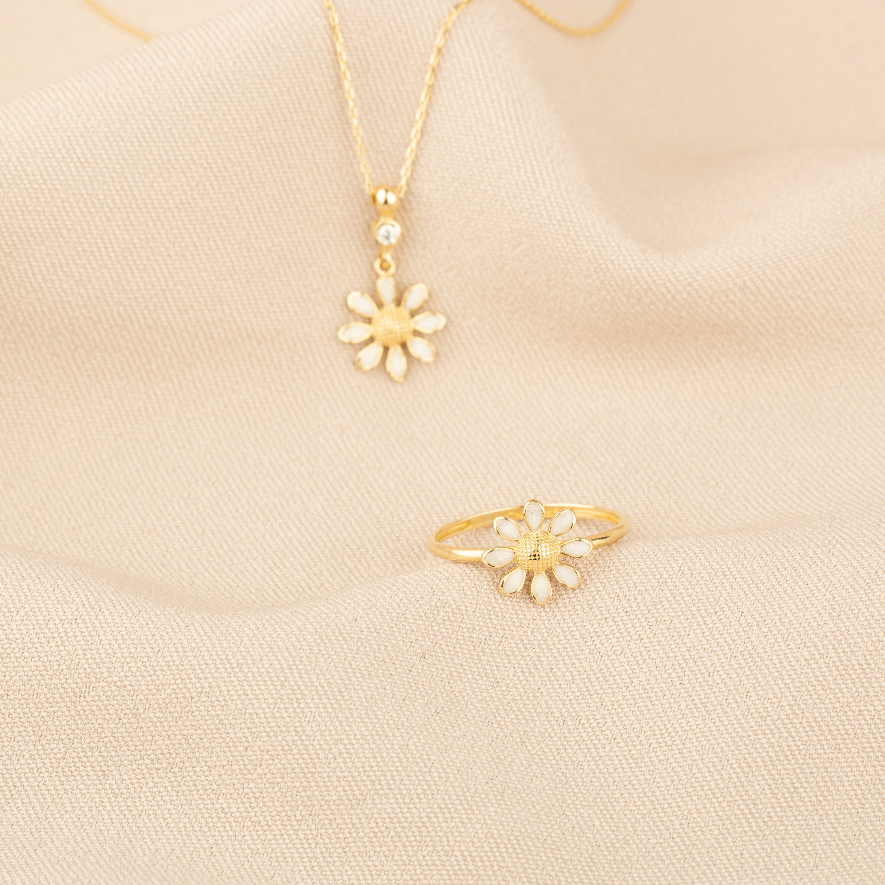 14K Gold White Daisy Flower Ring