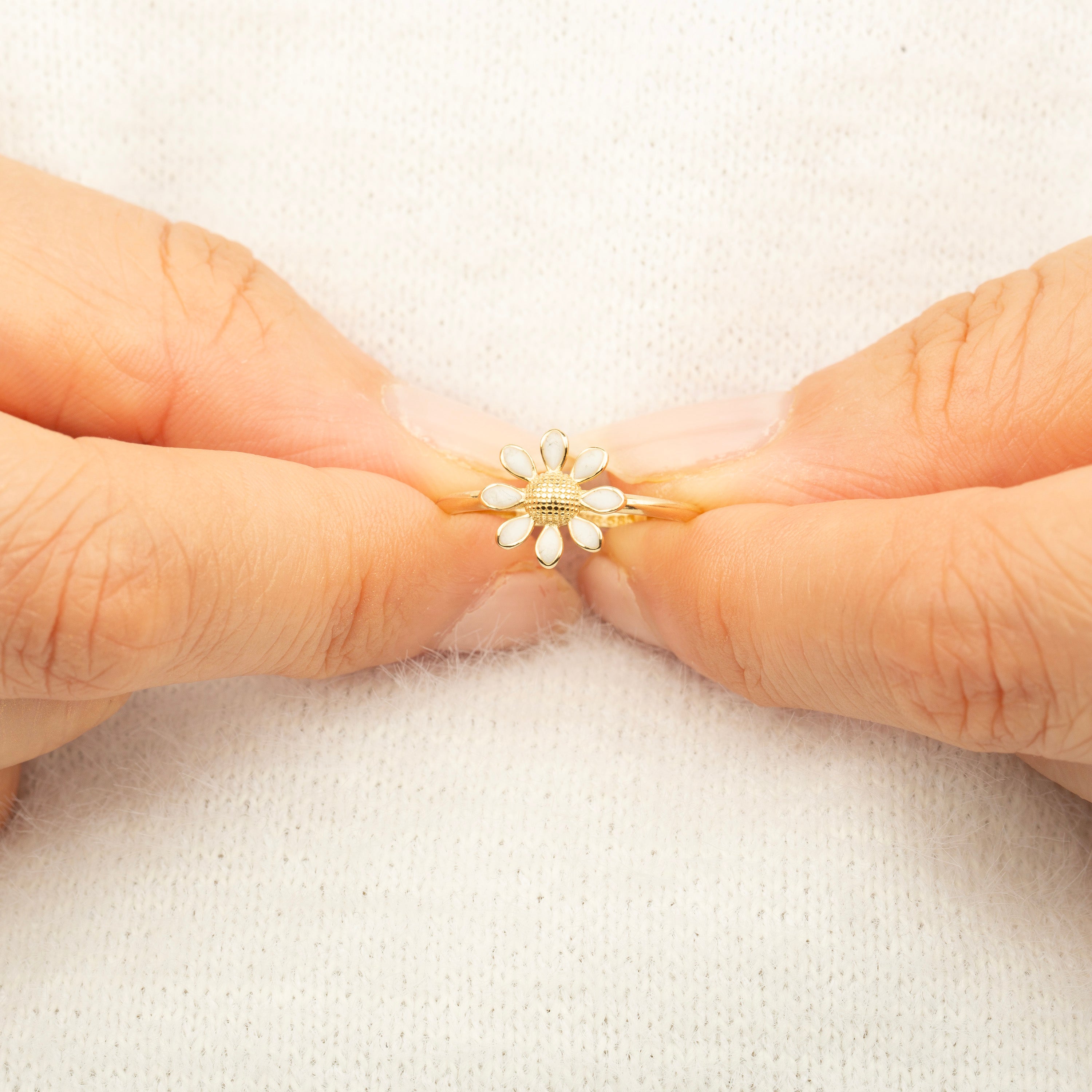14K Gold White Daisy Flower Ring