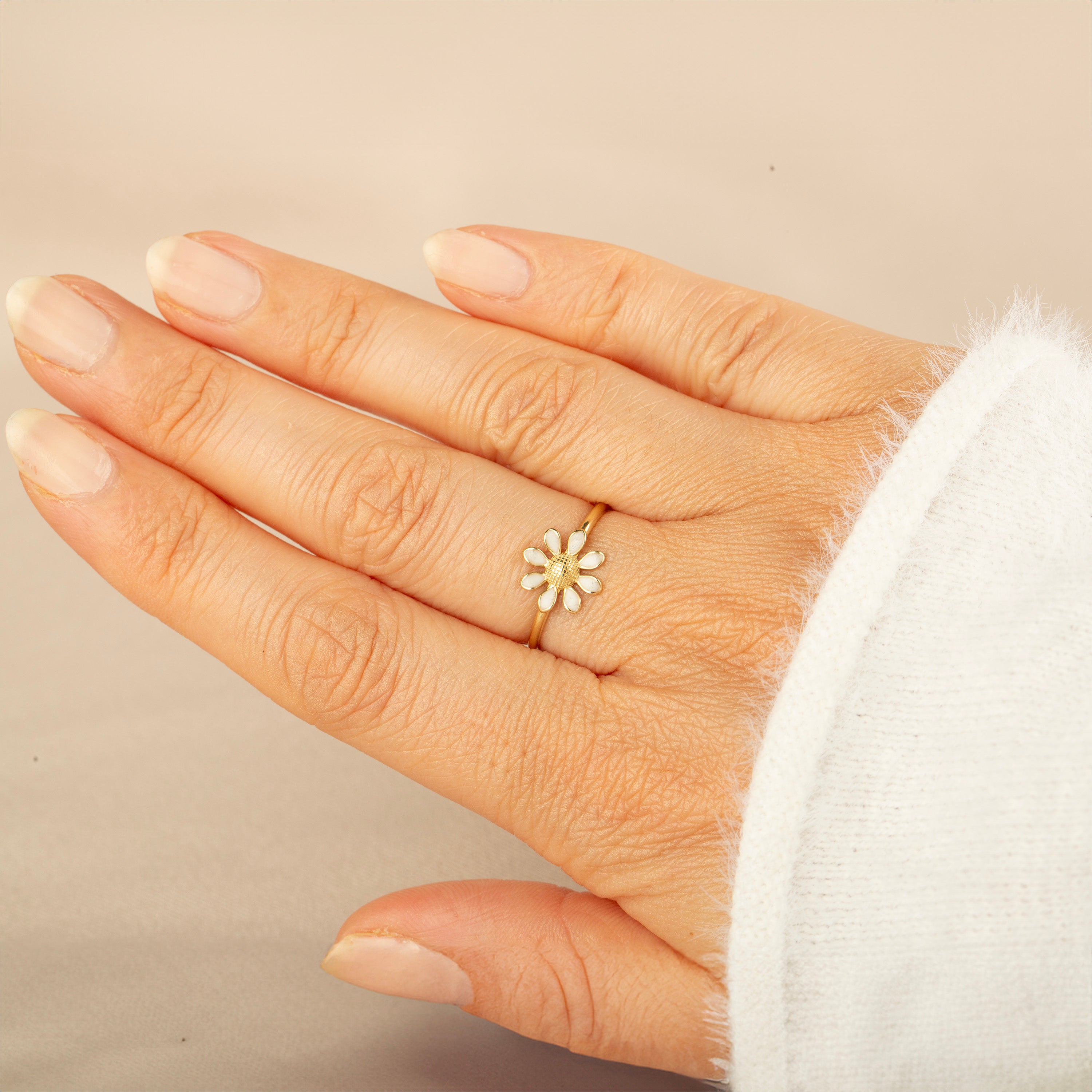 14K Gold White Daisy Flower Ring
