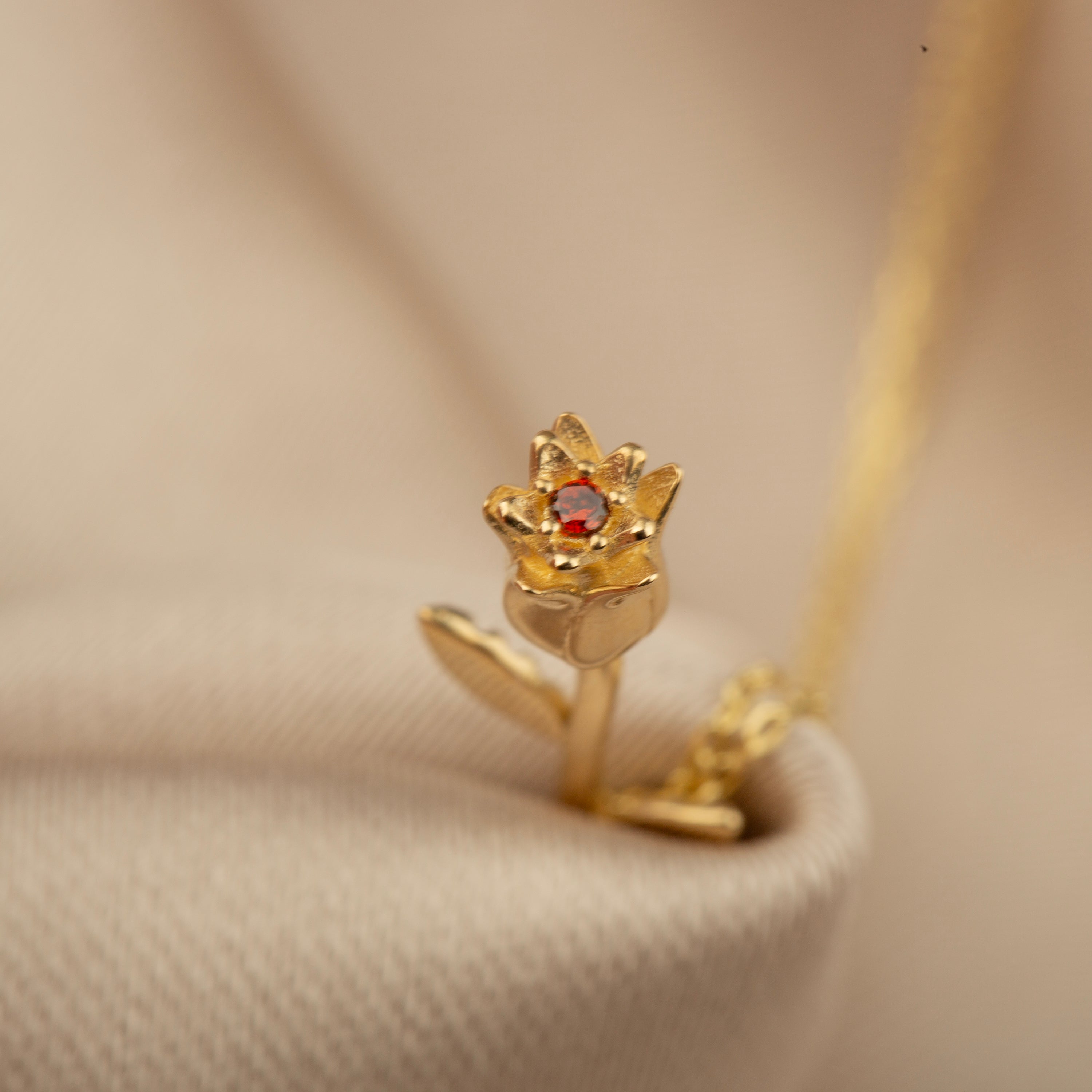 14K Gold Rose Flower Pendant Necklace